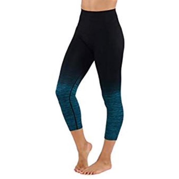 Capri style Yoga Leggings - Picture 3 of 3